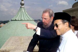 カストロ議長とマハティール首相／2001年5月11日