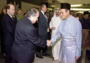マハティール首相／2002年11月30日